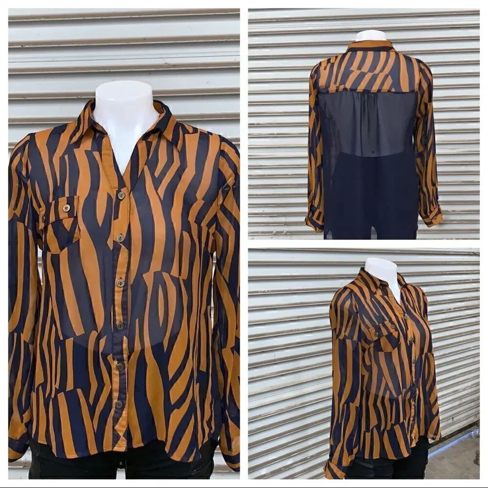 🛍️Mine size medium button up blouse